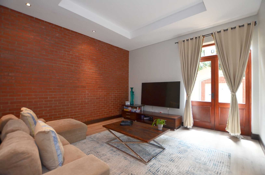 5 Bedroom Property for Sale in Kanonberg Western Cape